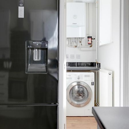 Cosy 3 Bedroom House With Free Parking And Wifi هيث المظهر الخارجي الصورة
